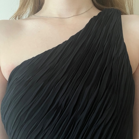 Club Monaco - One-Shoulder Pleated Black Dress: Women’s Size 00 (Double Zero) - Picture 5 of 8
